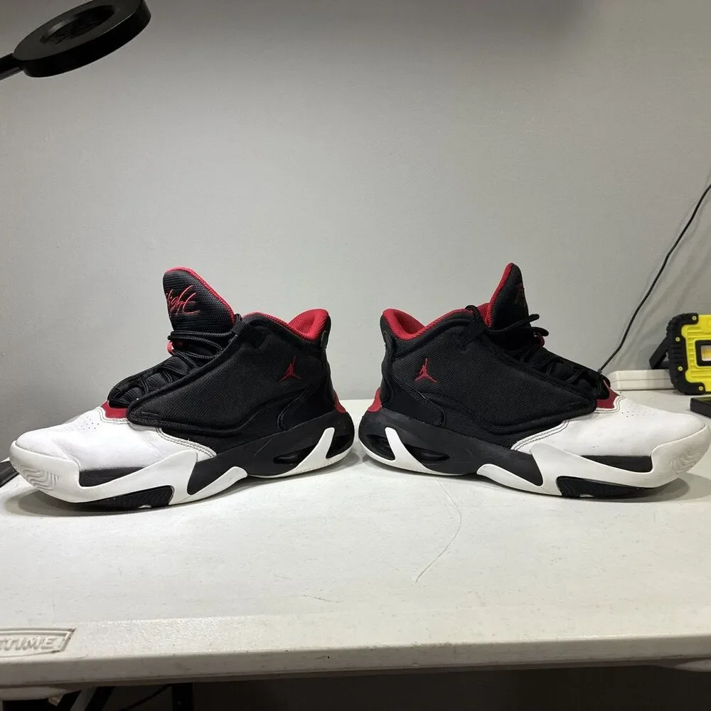 Size 7 Jordan Max Aura 4 Black Gym Red